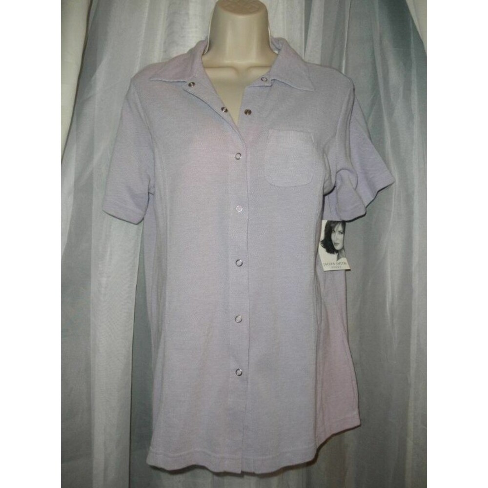 NEW by JACLYN SMITH SPORT, SIZE SMALL, SHORT SLEEVE, LILAC TOP, SHIRT, BLOUSE